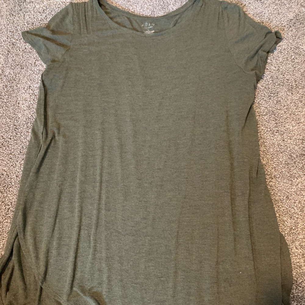 L long Short sleeve shirt